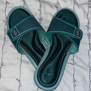 Nike | Green | Size 10